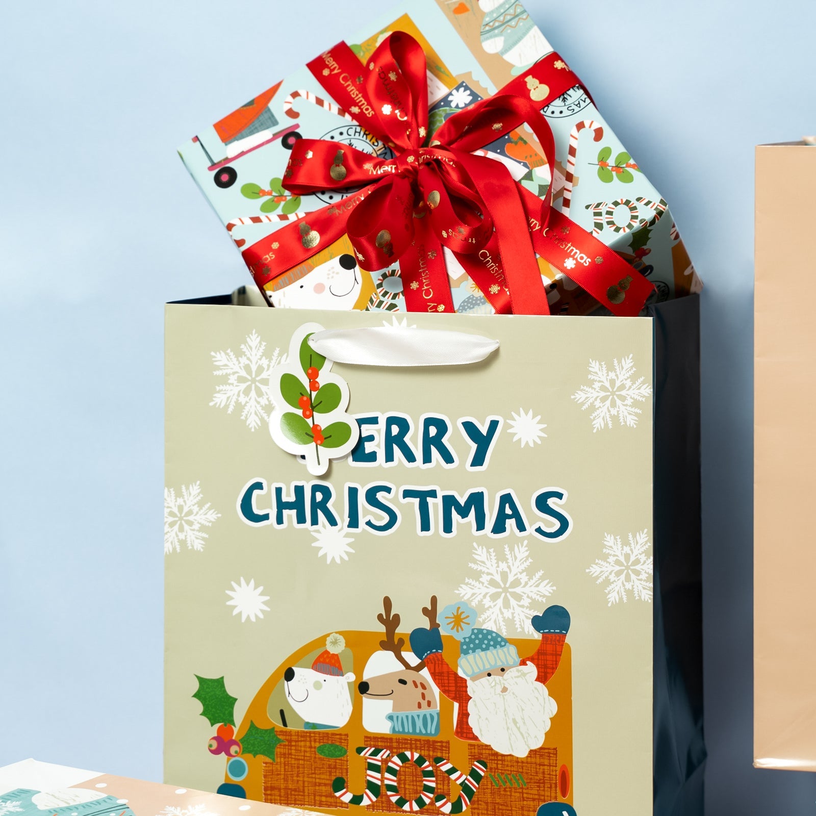 Assort Medium & Large Christmas Gift Bag Bear & Snowman - 8 Pack