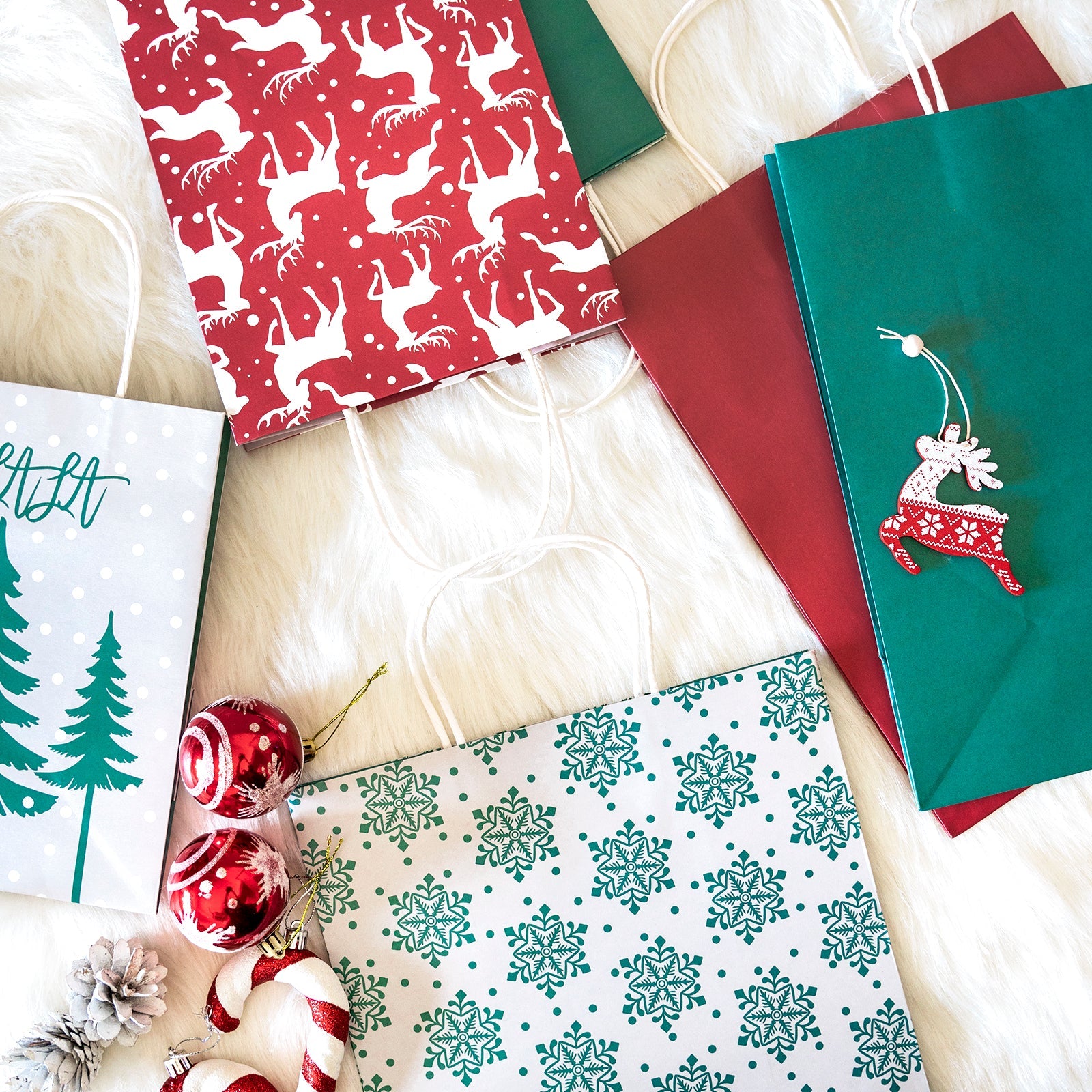 Assort Medium & Large Christmas Gift Bags - Christmas Trees/ Elk/ Decorative Balls - 8 Pack